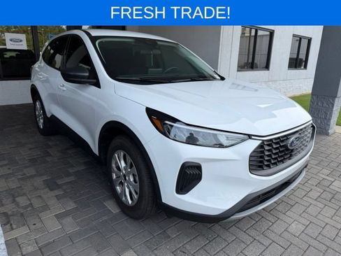 Used 2025 Ford Escape Active FWD image 1