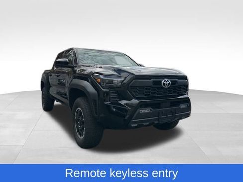 Used 2024 Toyota Tacoma TRD Off-Road image 2