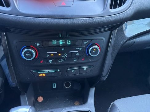 Used 2018 Ford Escape SE w/ SE Sport Appearance Package image 13