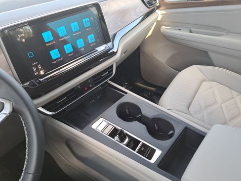 New 2026 Volkswagen Atlas SE image 25