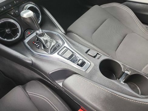Used 2019 Chevrolet Camaro LT w/ Technology Package RWD image 24