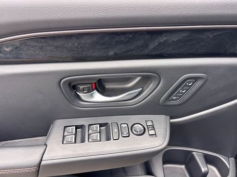 Used 2025 Honda Pilot TrailSport image 12