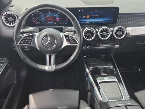 Used 2024 Mercedes-Benz GLB 250 image 12