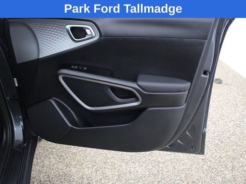 Used 2023 Kia Soul LX FWD image 20