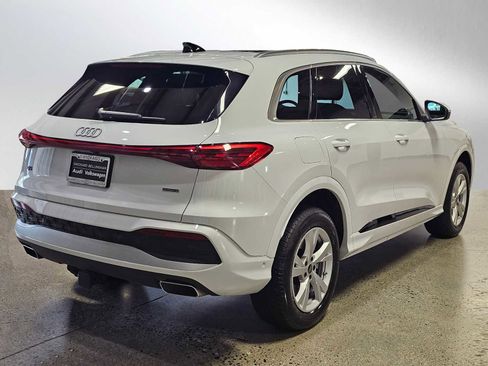 Certified 2025 Audi Q5 Premium image 7