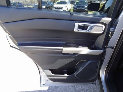 Used 2021 Ford Explorer Limited w/ Equipment Group 301A image 15