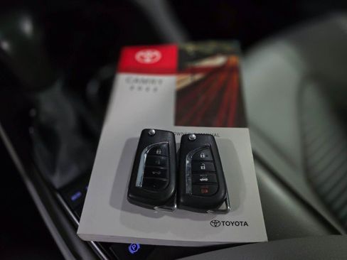 Used 2022 Toyota Camry SE image 37