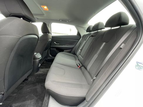 Used 2025 Hyundai Elantra SEL image 25