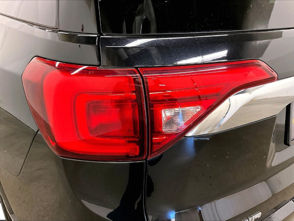 Used 2018 GMC Acadia Denali w/ Technology Package AWD/4WD image 23