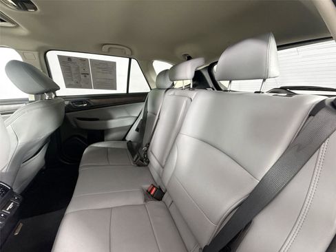 Used 2018 Subaru Outback 2.5i Limited image 35
