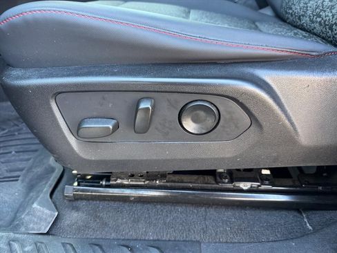 Used 2024 Chevrolet Colorado Z71 w/ Z71 Convenience Package 2 image 14