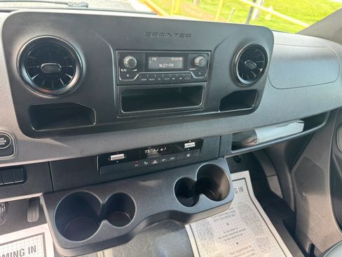 Used 2020 Mercedes-Benz Sprinter 3500 w/ Driver Convenience Package image 11