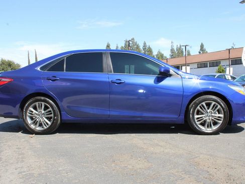 Used 2016 Toyota Camry SE FWD image 38