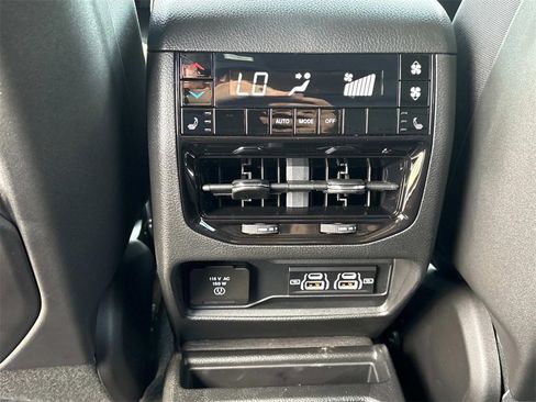 New 2025 Jeep Grand Cherokee L Limited w/ Black Appearance Package image 24