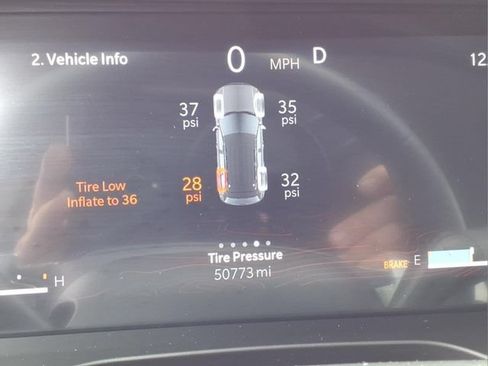 Used 2024 Jeep Grand Cherokee Laredo RWD image 25