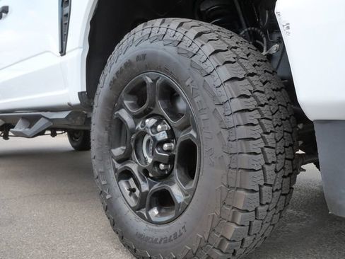 Used 2024 Ford F250 XL w/ STX Appearance Package AWD/4WD image 2