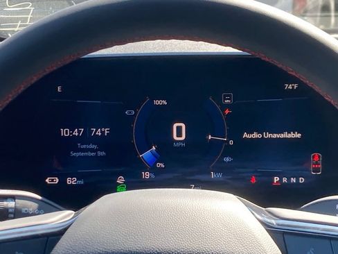New 2025 Chevrolet Equinox EV RS w/ Convenience Package II FWD image 9