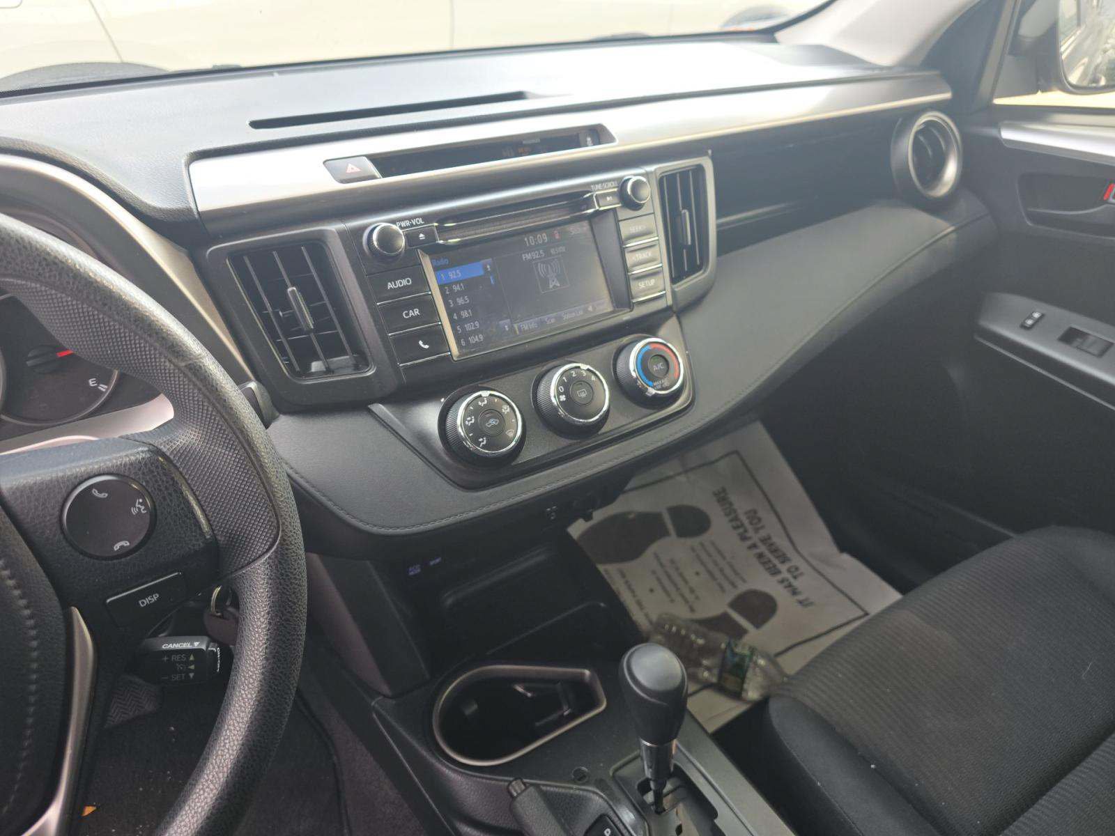 Used 2016 Toyota RAV4 LE AWD/4WD image 5