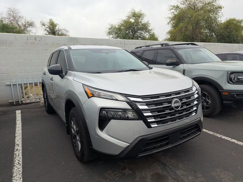 Certified 2024 Nissan Rogue S image 4