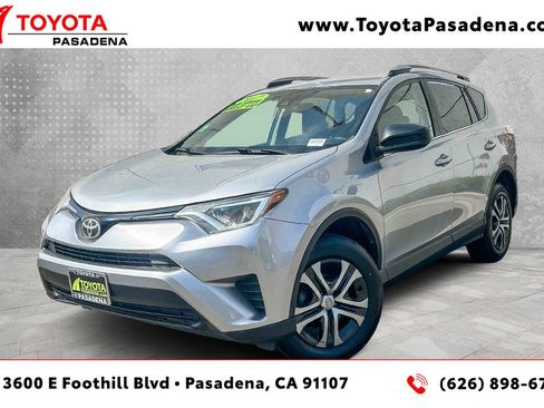 Used 2017 Toyota RAV4 LE image 1