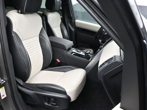 Used 2022 Land Rover Discovery HSE R-Dynamic image 10