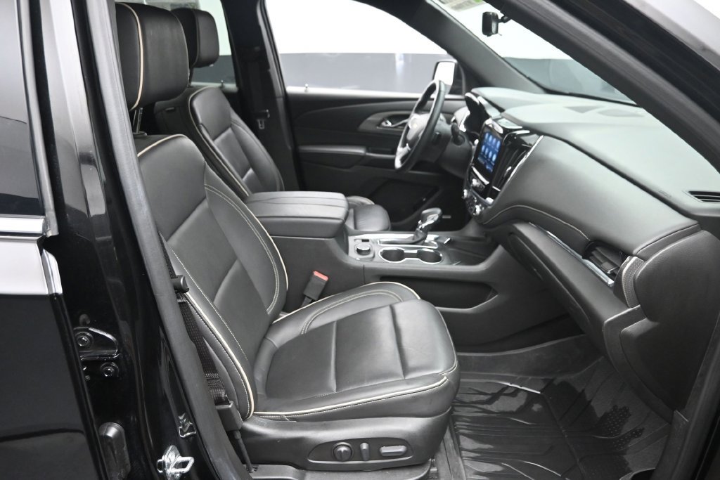 Used 2023 Chevrolet Traverse Premier AWD/4WD image 9