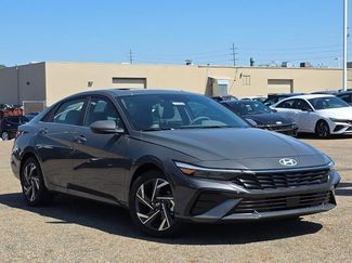 Certified 2025 Hyundai Elantra SEL video 2