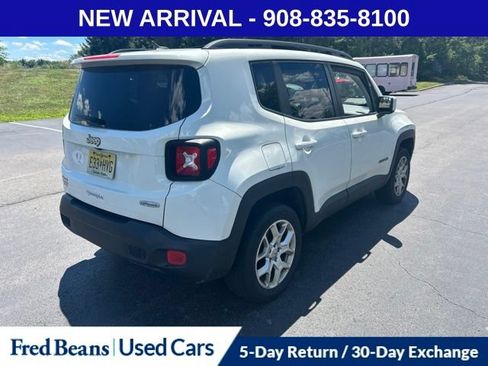 Used 2017 Jeep Renegade Latitude AWD/4WD image 8