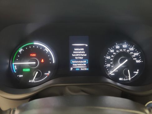 Used 2024 Toyota Sienna XLE image 30