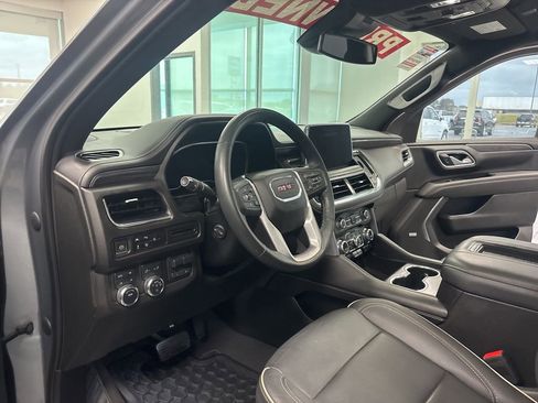 Used 2023 GMC Yukon SLT w/ SLT Premium Package AWD/4WD image 16