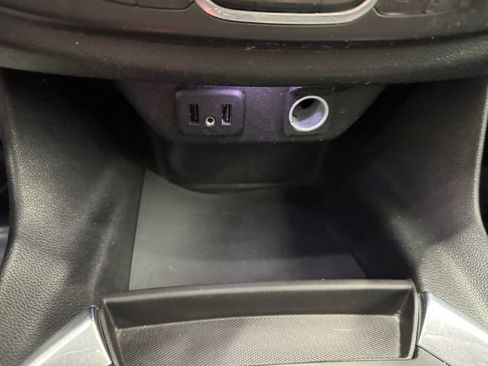 Used 2019 Chevrolet Traverse LT image 16