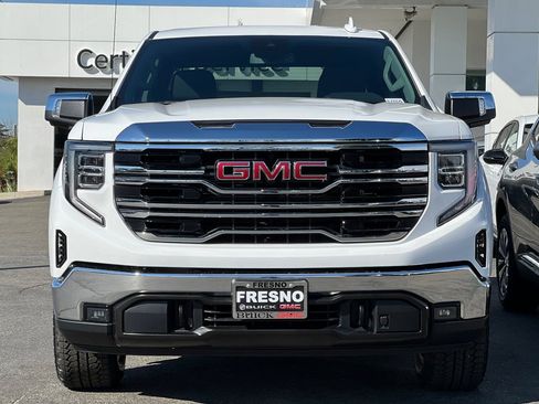 New 2026 GMC Sierra 1500 SLT image 3