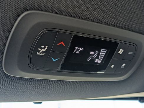 New 2026 Chrysler Pacifica Select w/ S Appearance Package image 40