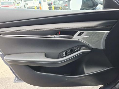 Certified 2025 MAZDA MAZDA3 Hatchback w/Premium Plus Pkg image 32