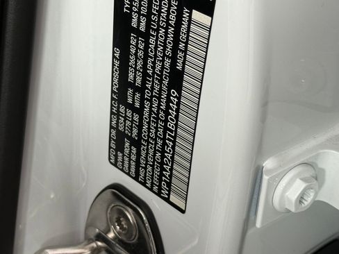 New 2026 Porsche Macan image 23