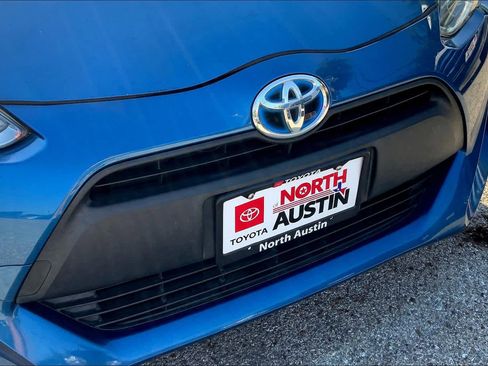 Used 2015 Toyota Prius C Two image 27