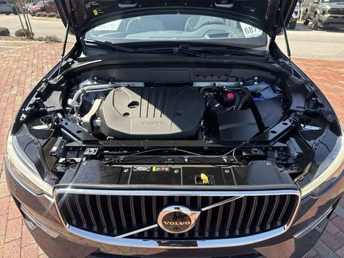 Used 2022 Volvo XC60 B5 Momentum w/ Advanced Package image 28