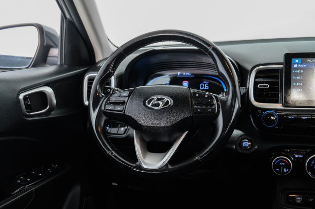 Used 2024 Hyundai Venue SEL FWD image 14
