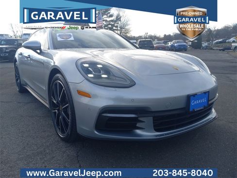 Used 2018 Porsche Panamera 4 image 9