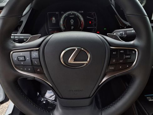 Used 2023 Lexus ES 350 w/ Premium Package image 12