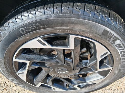 Used 2023 Kia Sportage SX image 7