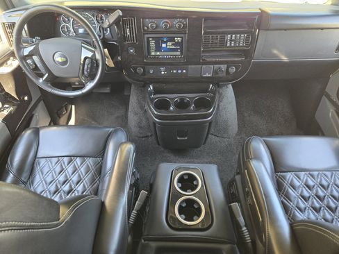 Used 2023 Chevrolet Express 2500 image 24