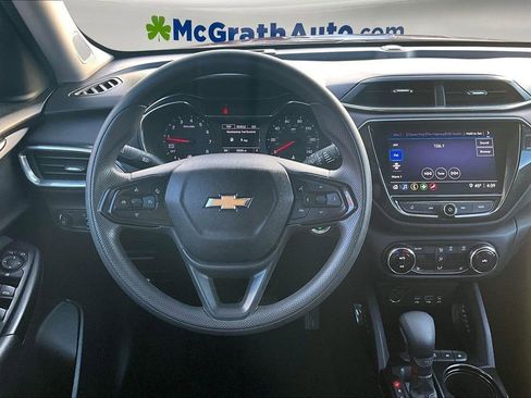 Used 2022 Chevrolet TrailBlazer LT w/ Convenience Package image 9