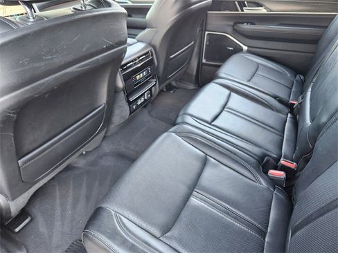 Used 2024 Jeep Wagoneer L Series II w/ Flexible Seating Group image 29