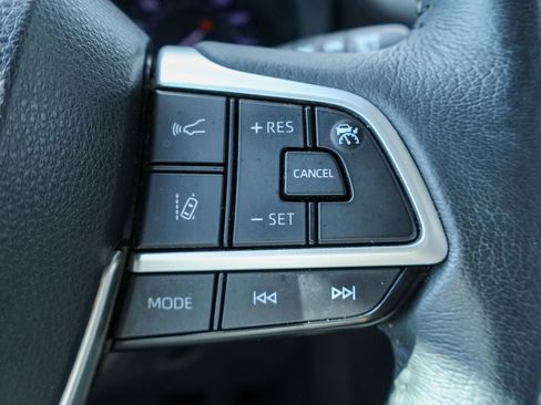 Used 2022 Toyota Sienna XLE image 15