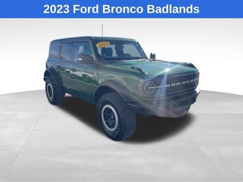 Used 2023 Ford Bronco Badlands AWD/4WD image 2