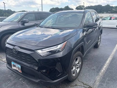 Used 2025 Toyota RAV4 XLE AWD/4WD image 1