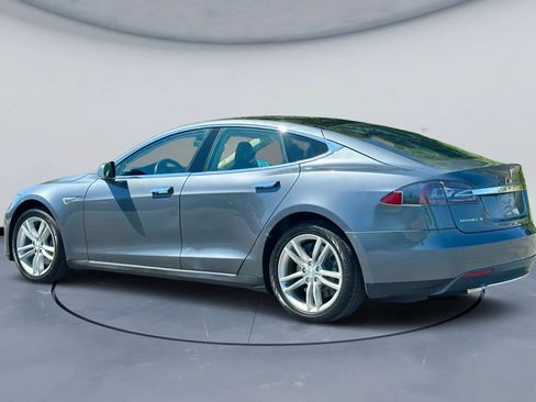 Used 2014 Tesla Model S P85 RWD image 4