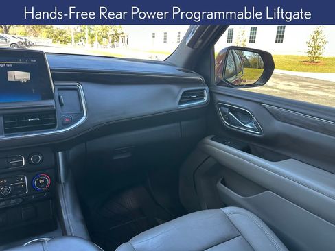 Used 2022 Chevrolet Suburban LT w/ Luxury Package image 15