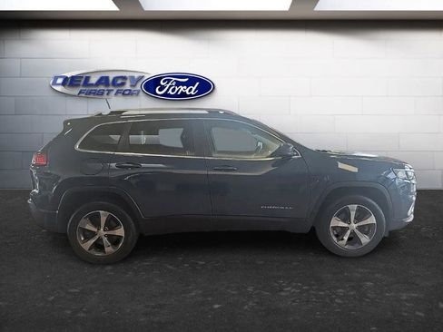 Used 2019 Jeep Cherokee Limited AWD/4WD image 8